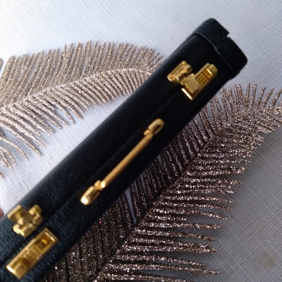 Mini suitcase grooming kit - Picture 3 of 3